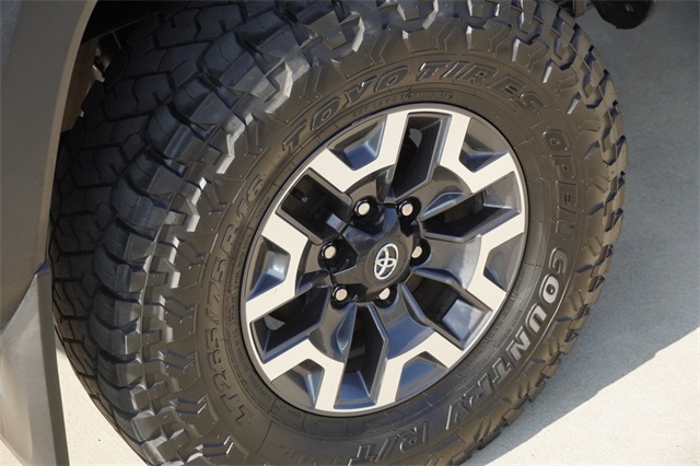2023 Toyota Tacoma SR photo 9