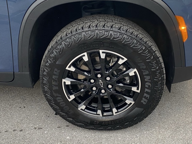 used 2024 Chevrolet Traverse car, priced at $39,995