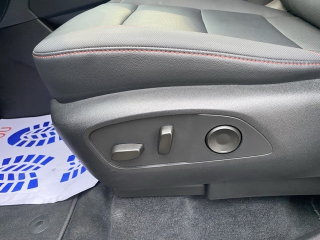 used 2024 Chevrolet Traverse car, priced at $39,995