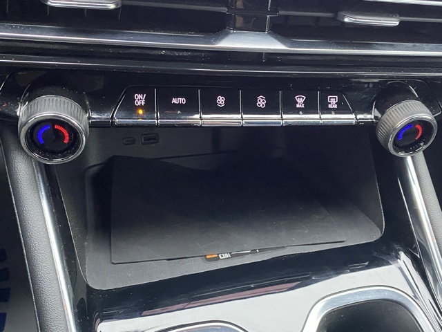 used 2024 Chevrolet Traverse car, priced at $39,995