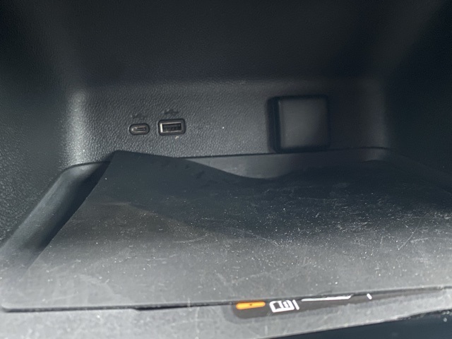 used 2024 Chevrolet Traverse car, priced at $39,995