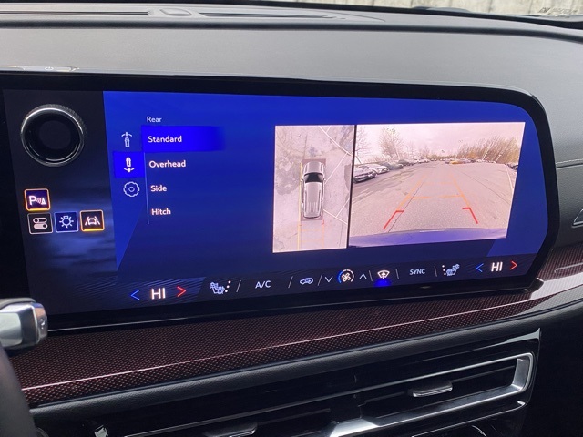 used 2024 Chevrolet Traverse car, priced at $39,995