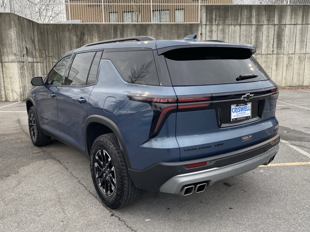 used 2024 Chevrolet Traverse car, priced at $39,995