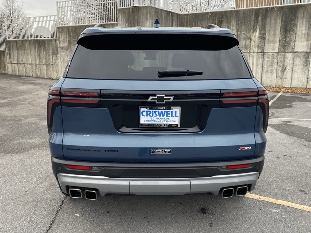 used 2024 Chevrolet Traverse car, priced at $39,995