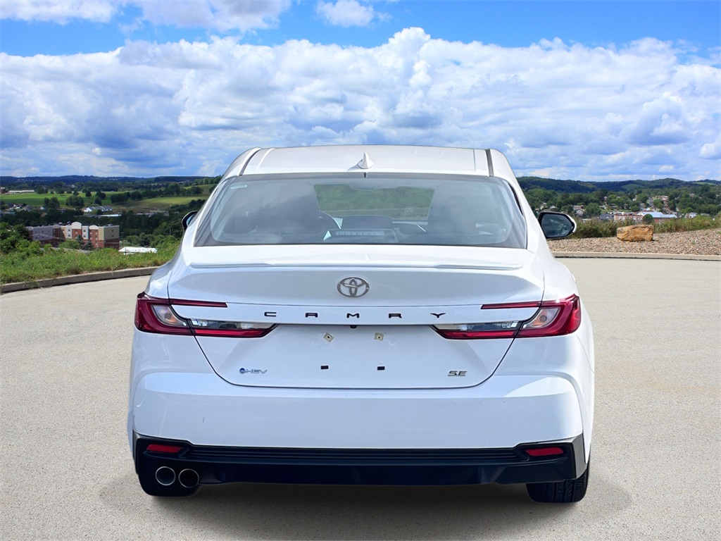 2025 Toyota Camry SE photo 3