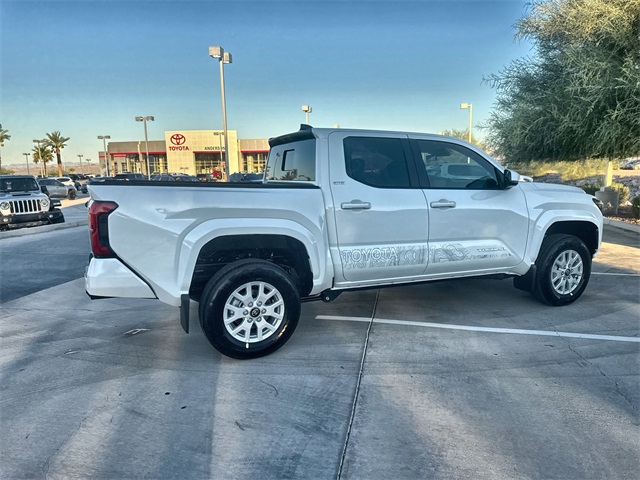 2025 Toyota Tacoma SR5 Double Cab photo 4