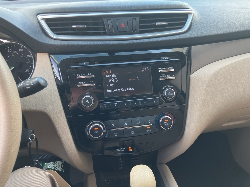 2015 Nissan Rogue S photo 9