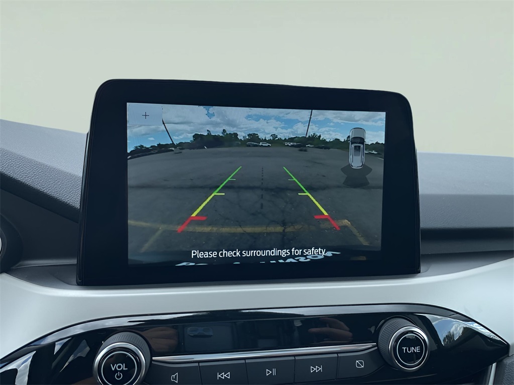 2022 Ford Escape SEL photo 2