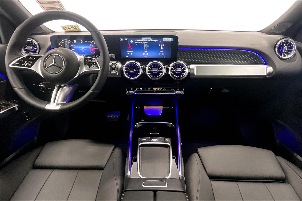 2025 Mercedes Benz GLB 250 4MATIC photo 4