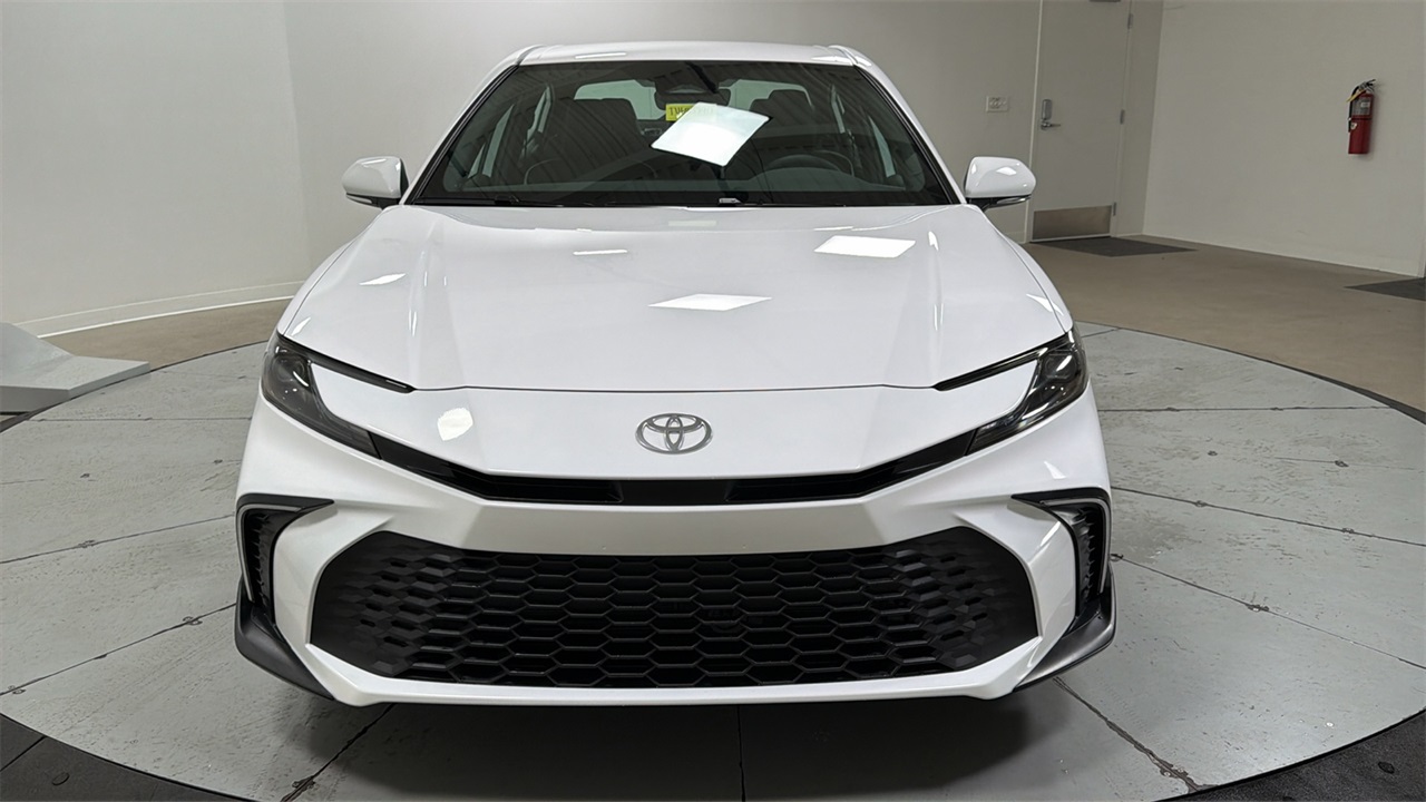 2026 Toyota Camry SE photo 2