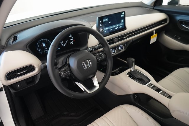 2026 Honda HR-V EX-L photo 2