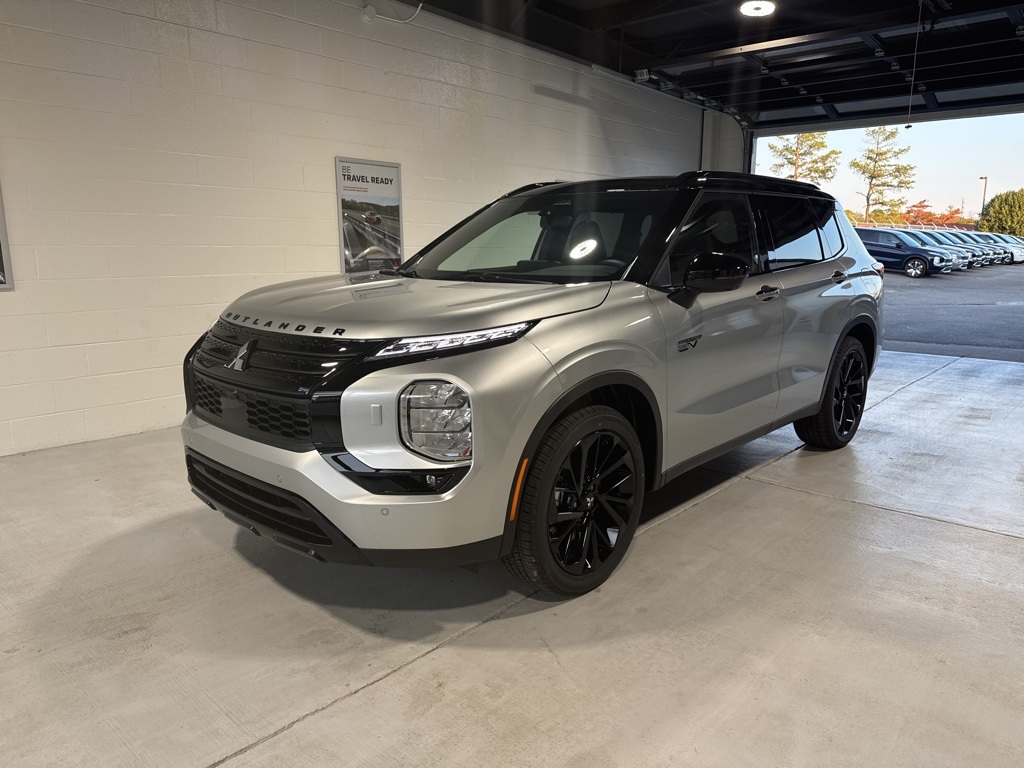 2025 Mitsubishi Outlander Plug-in Hybrid SEL Black Edition's photo