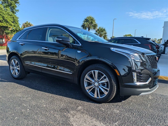 2025 Cadillac XT5 Premium Luxury photo 2
