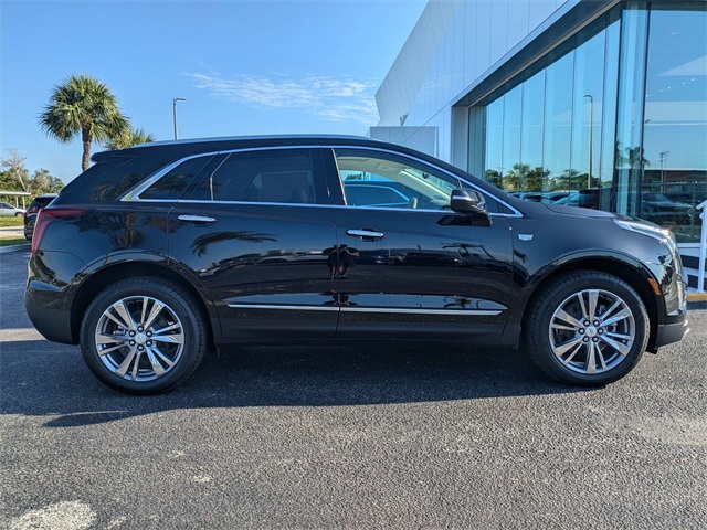 2025 Cadillac XT5 Premium Luxury photo 3