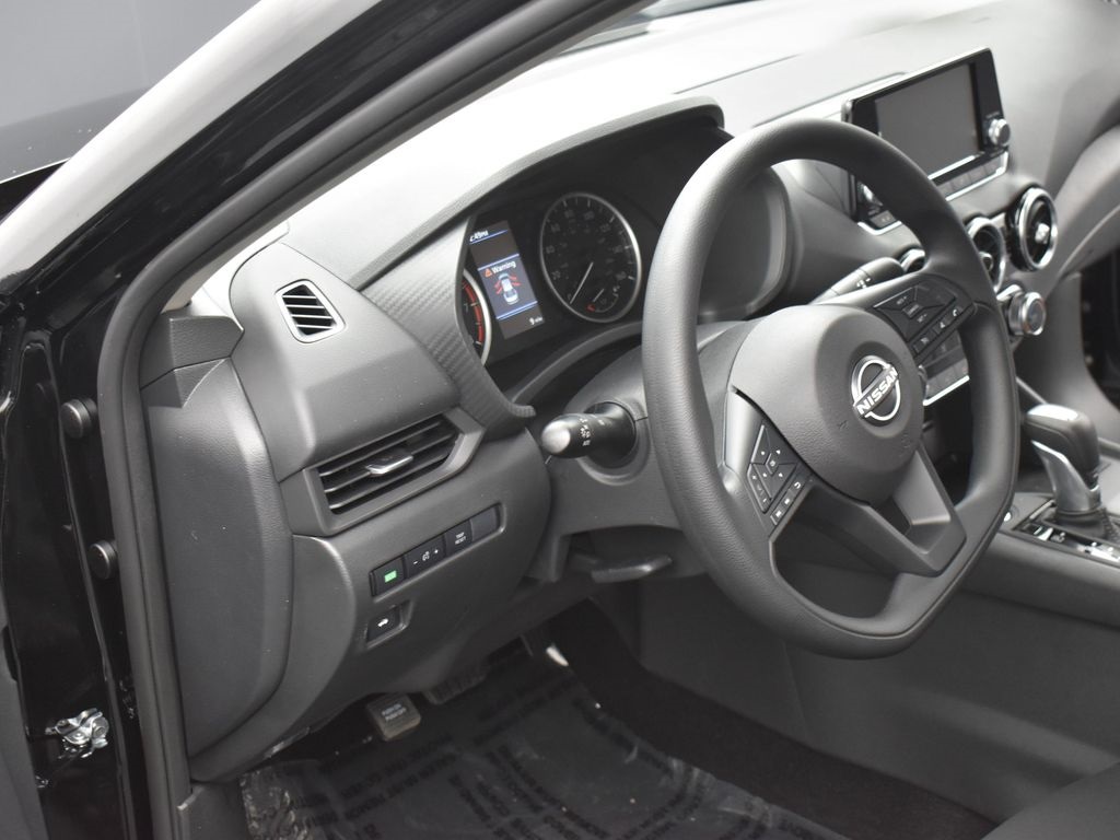 2025 Nissan Sentra S photo 7