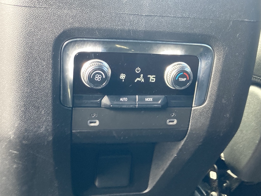 2023 Gmc Yukon SLT photo 19