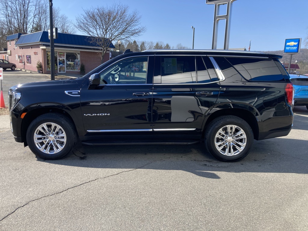 2023 Gmc Yukon SLT photo 3