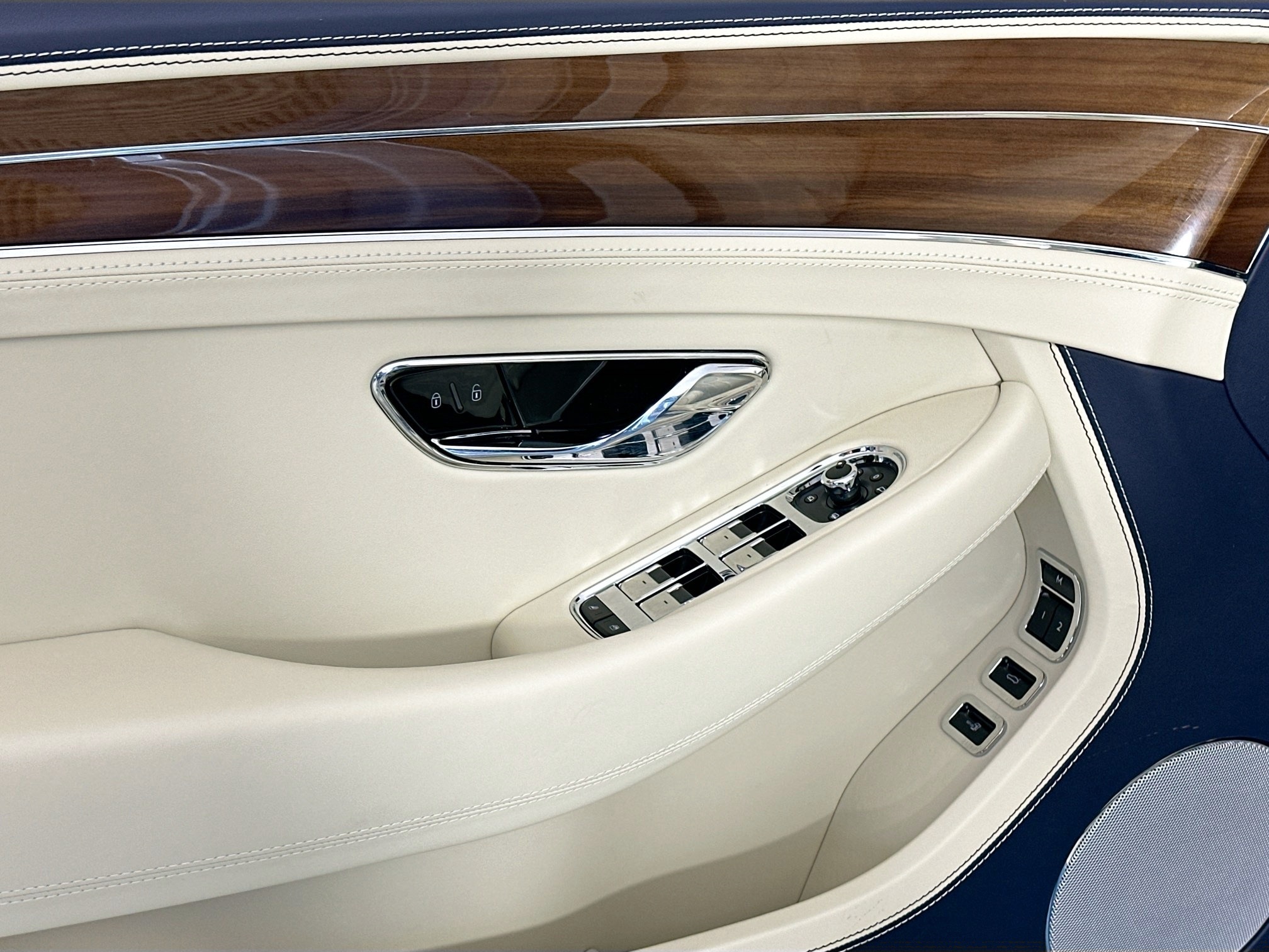 new 2026 Bentley Continental GTC car