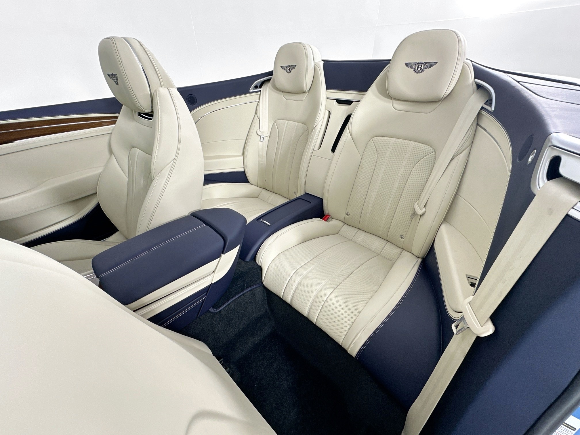 new 2026 Bentley Continental GTC car