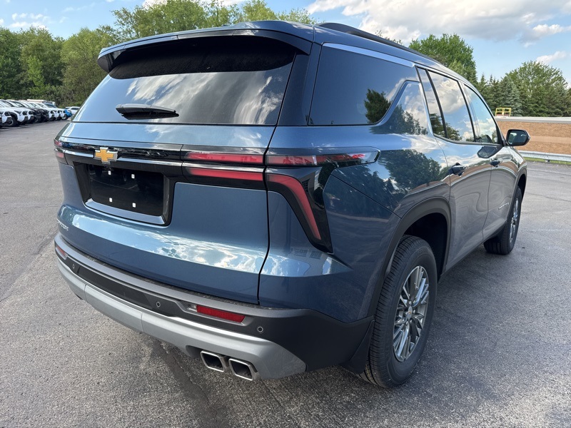 2025 Chevrolet Traverse photo 3