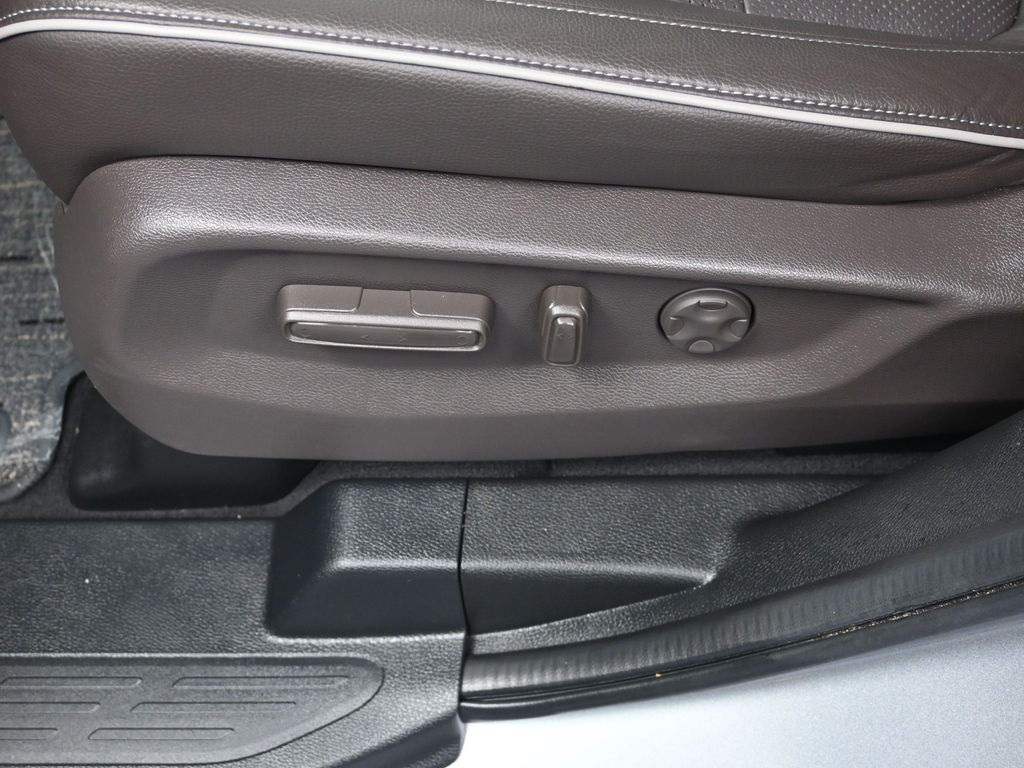 2024 Honda Odyssey Elite photo 11
