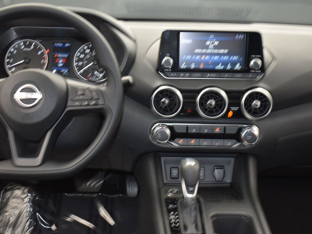 2025 Nissan Sentra S photo 14