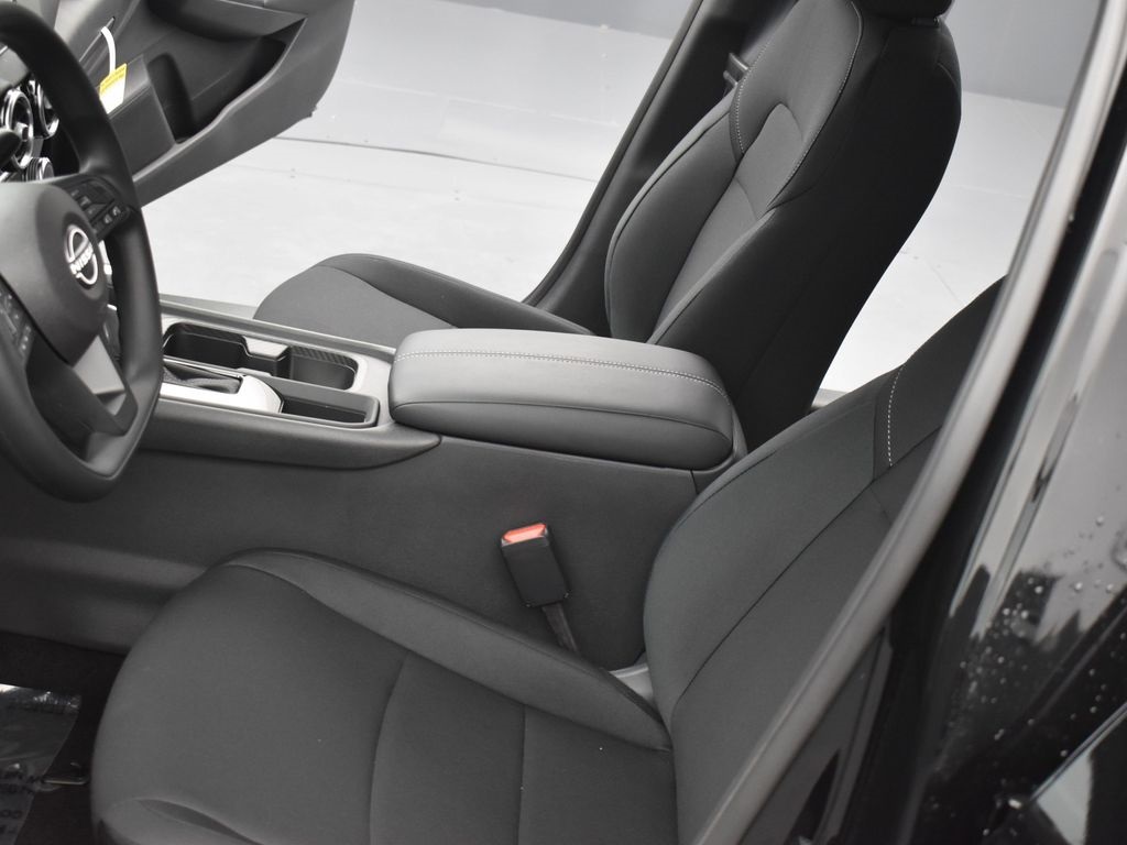 2025 Nissan Sentra S photo 16