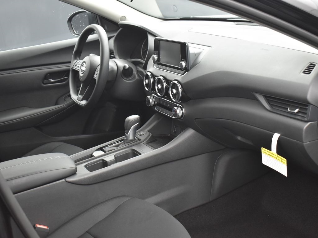 2025 Nissan Sentra S photo 6