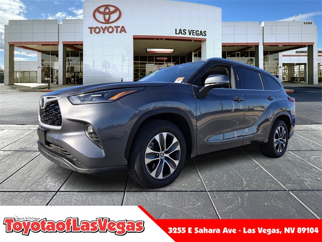 2021 Toyota Highlander XLE's photo