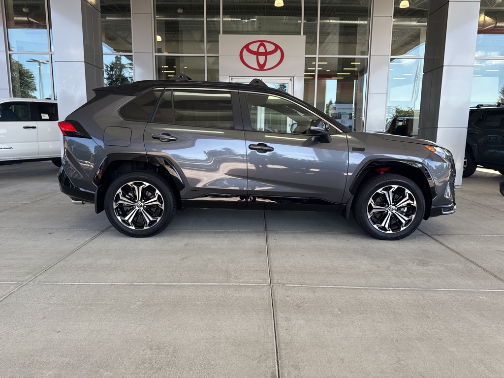 2024 Toyota RAV4 Prime XSE photo 2