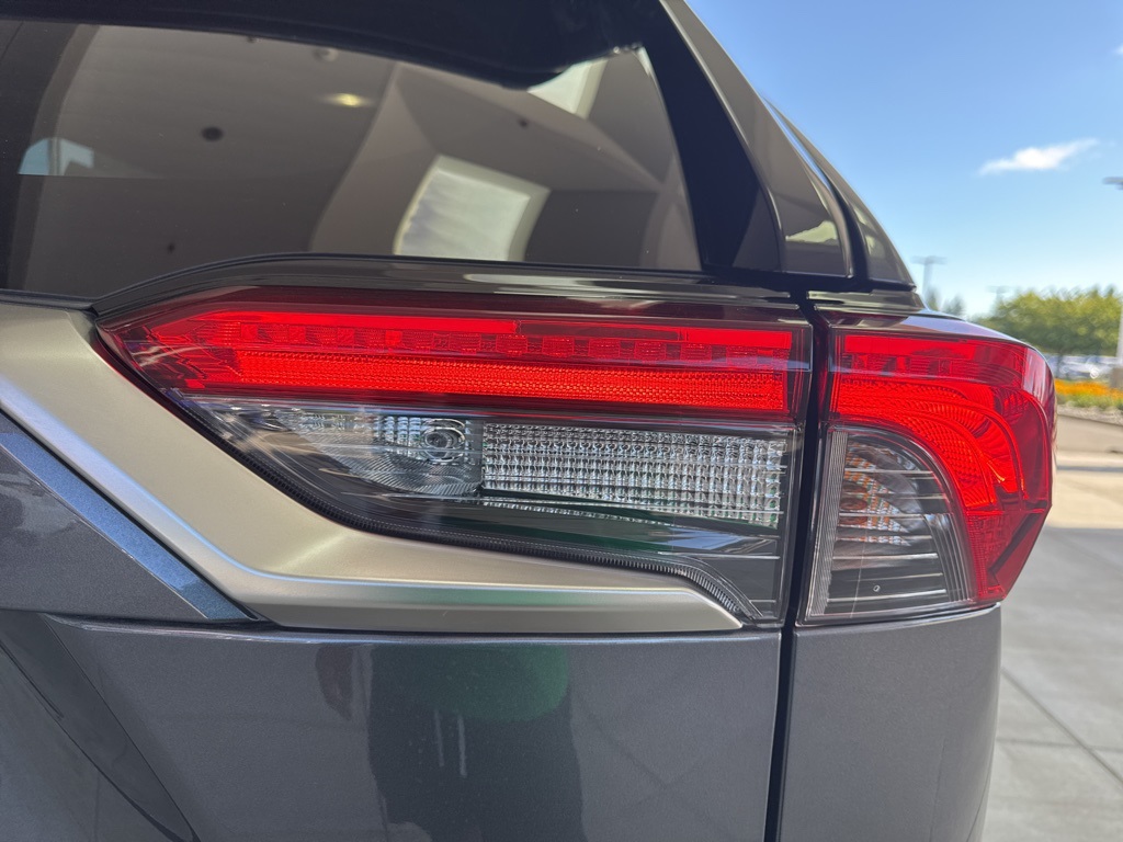 2024 Toyota RAV4 Prime XSE photo 4
