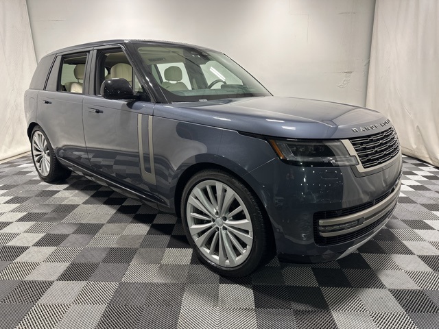 2024 Land Rover Range Rover SE's photo