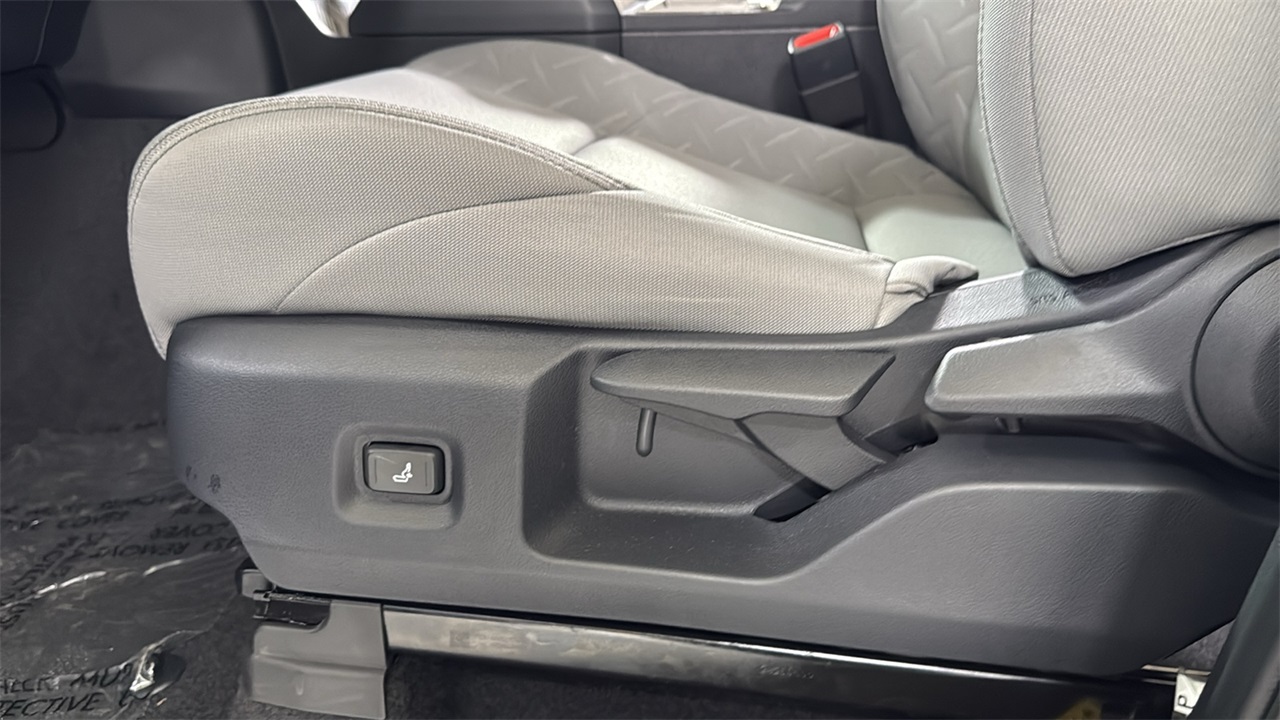 2025 Toyota Tacoma SR5 Double Cab photo 12