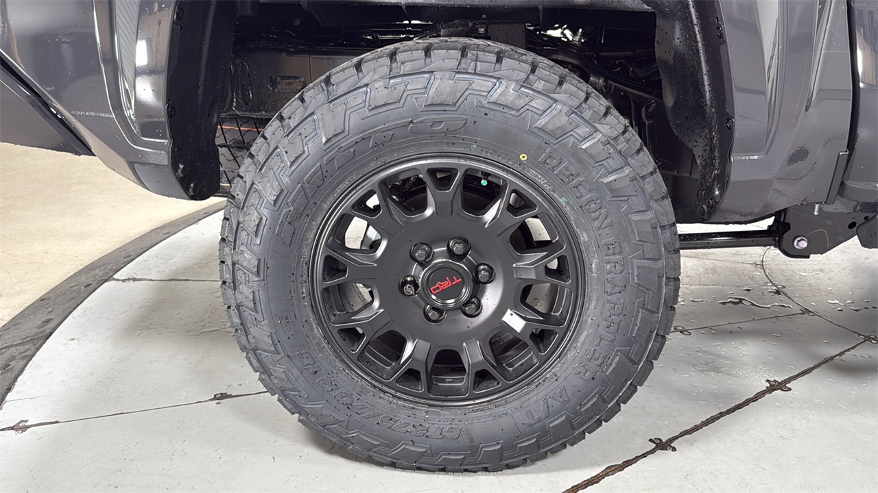 2025 Toyota Tacoma SR5 Double Cab photo 18