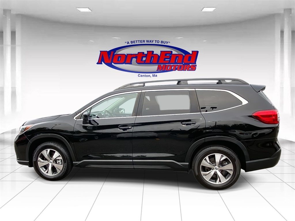 2022 Crystal Black Silica Subaru Ascent Premium AWD SUV