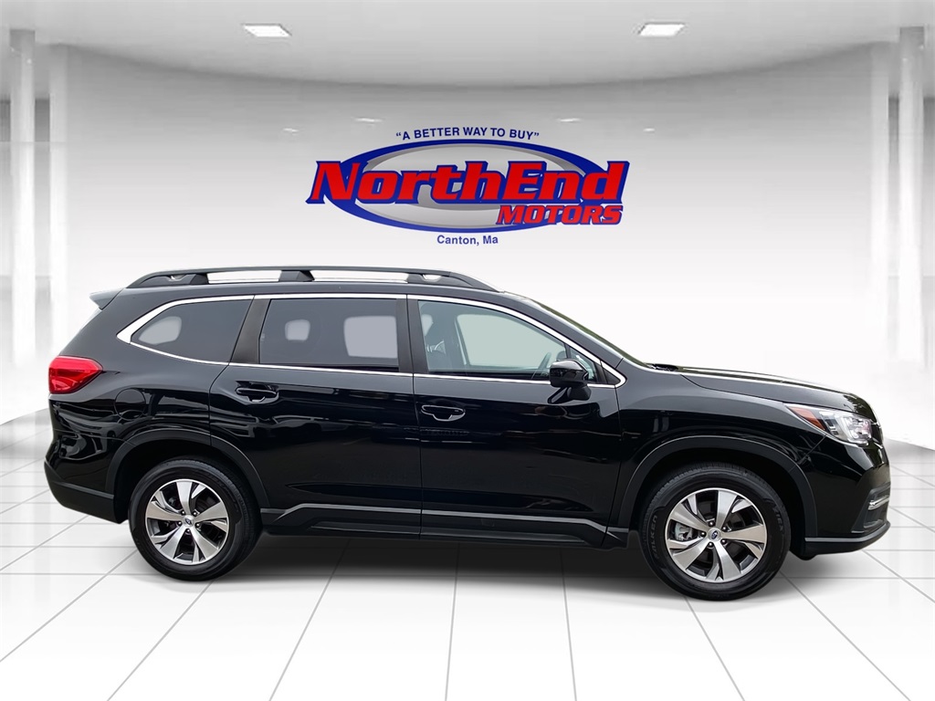 2022 Crystal Black Silica Subaru Ascent Premium AWD SUV
