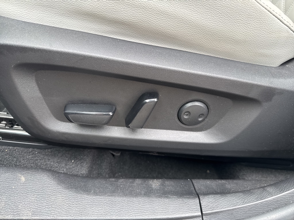 2023 Cosmic Blue Metallic Mitsubishi Outlander PHEV SEL 4X4 SUV