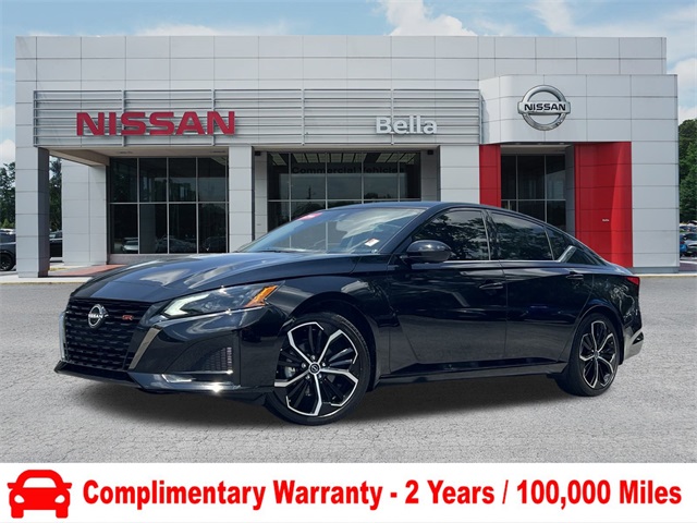 2024 Super Black Clearcoat Nissan Altima 2.5 SR Sedan
