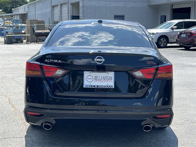 2024 Super Black Clearcoat Nissan Altima 2.5 SR FWD Sedan