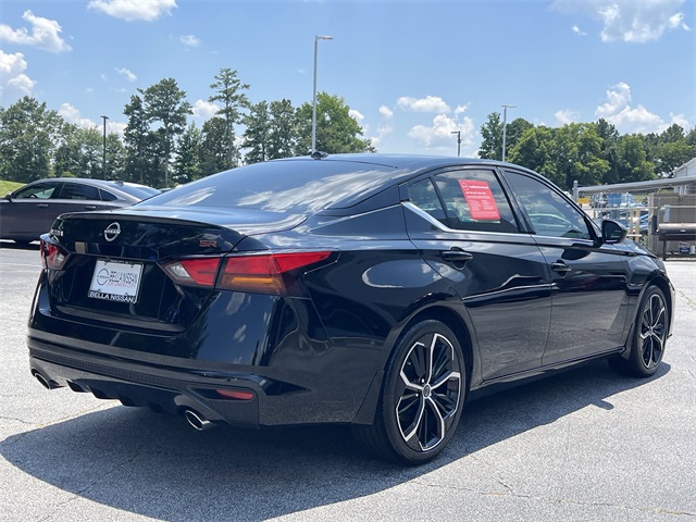 2024 Super Black Clearcoat Nissan Altima 2.5 SR FWD Sedan