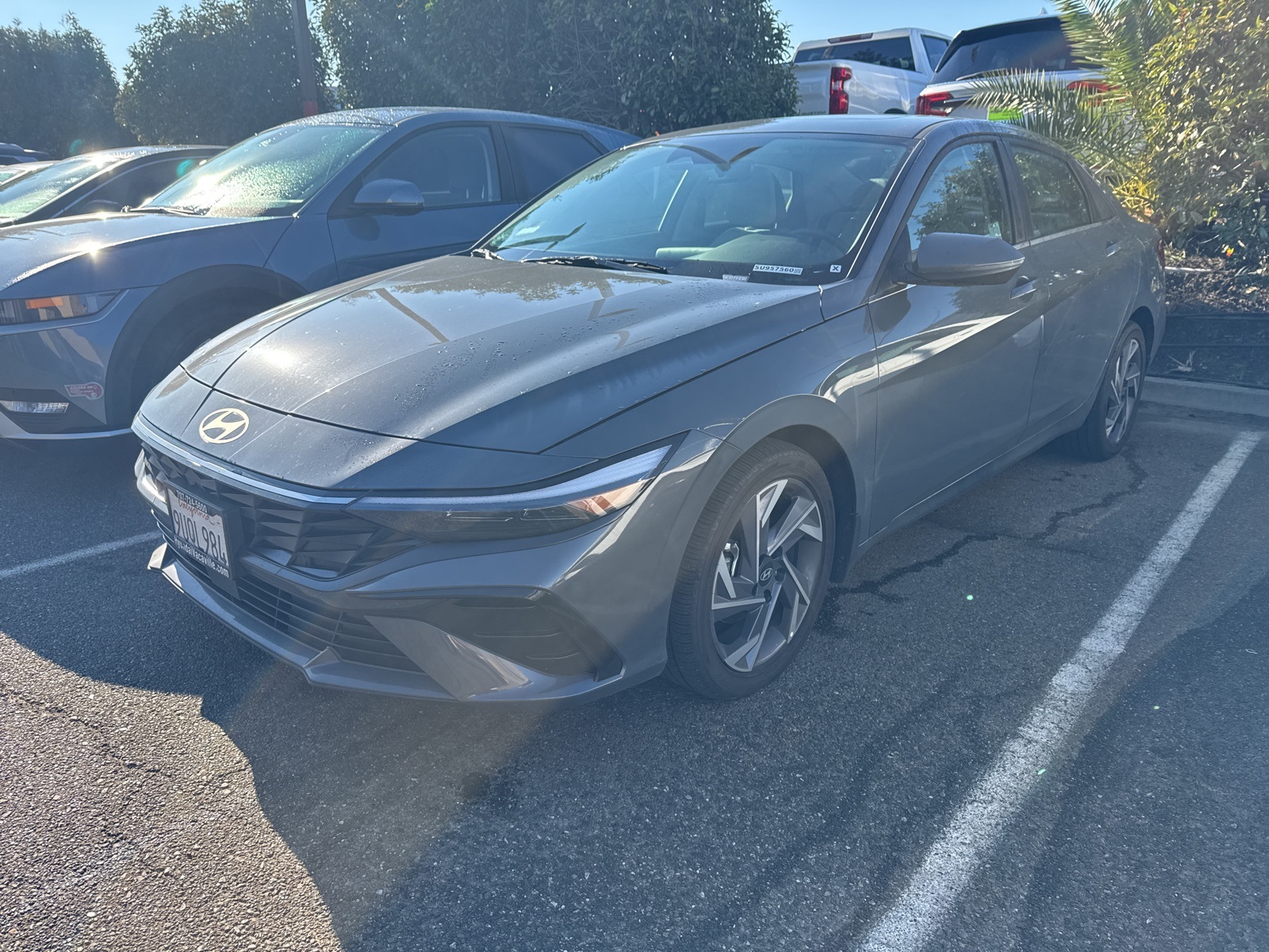 2025 Hyundai Elantra Limited's photo