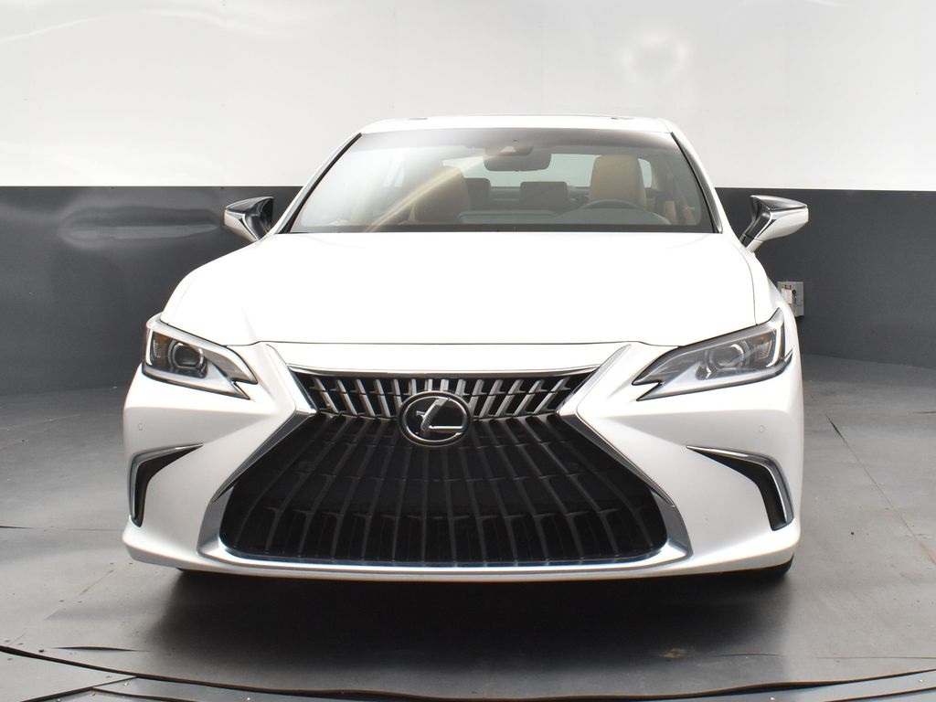 2024 White Lexus ES 350 FWD Sedan