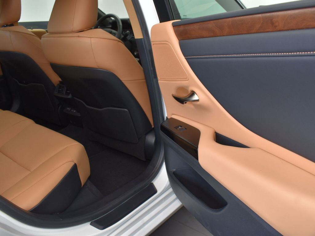2024 White Lexus ES 350 FWD Sedan