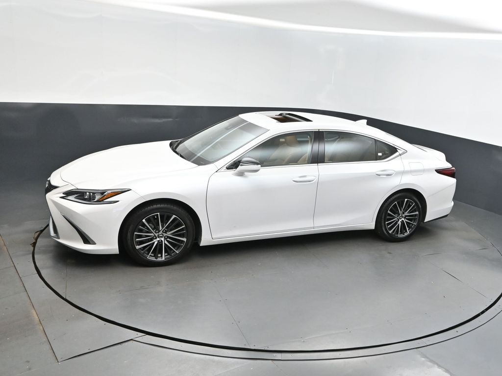 2024 White Lexus ES 350 FWD Sedan
