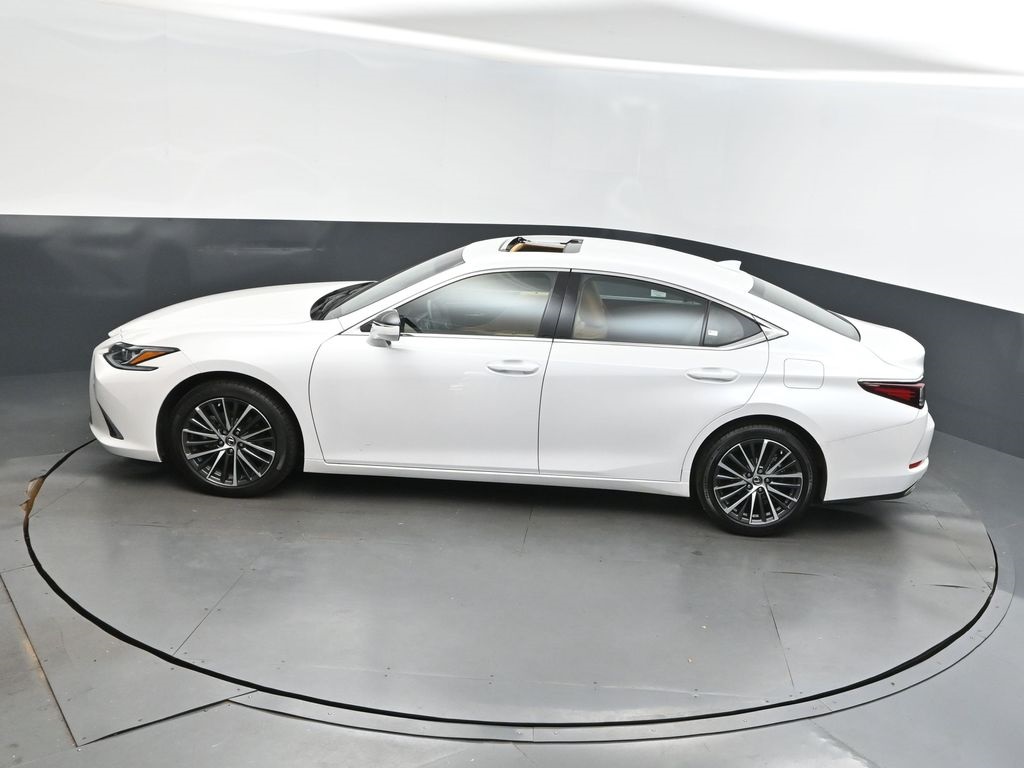 2024 White Lexus ES 350 FWD Sedan