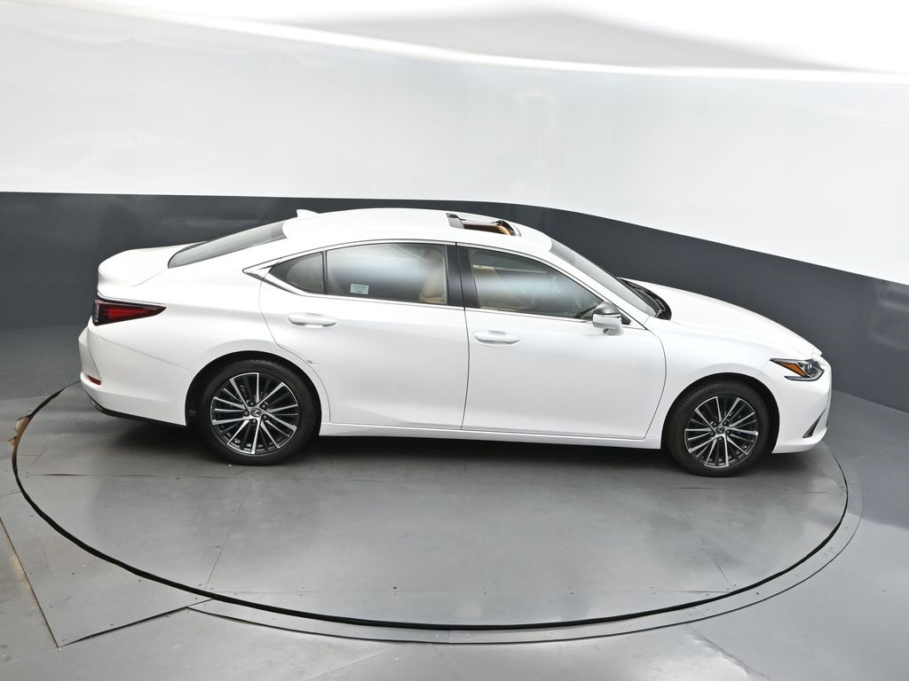 2024 White Lexus ES 350 FWD Sedan