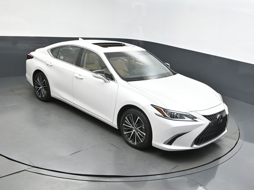 2024 White Lexus ES 350 FWD Sedan