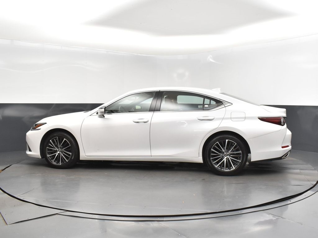 2024 White Lexus ES 350 FWD Sedan
