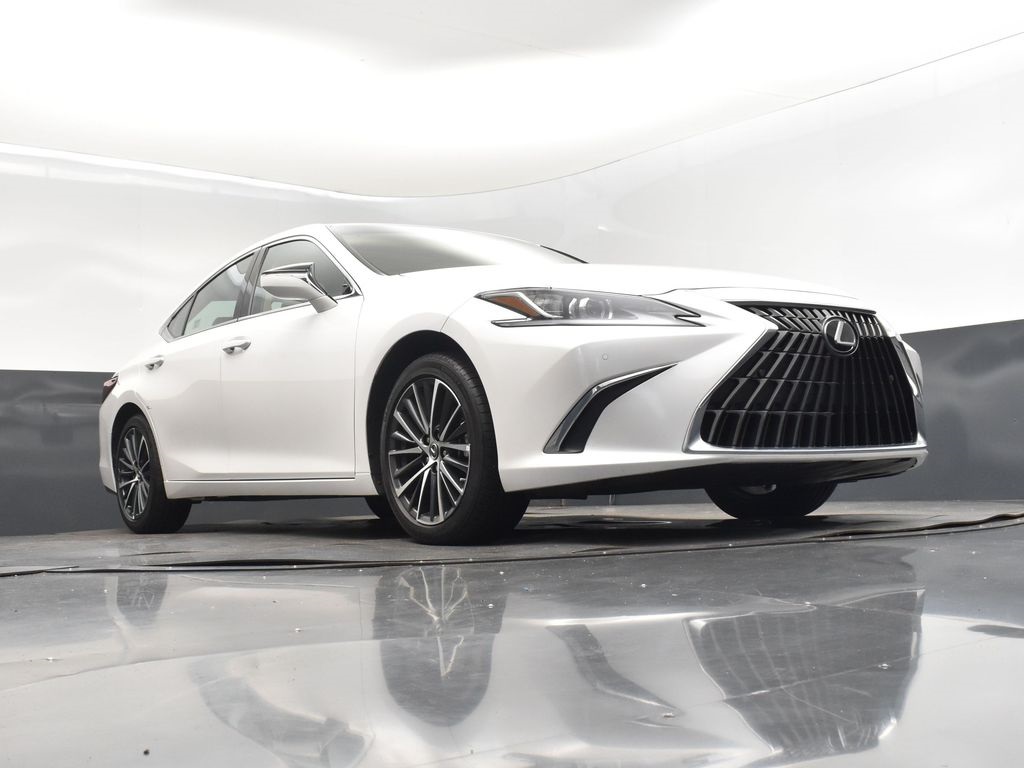 2024 White Lexus ES 350 FWD Sedan