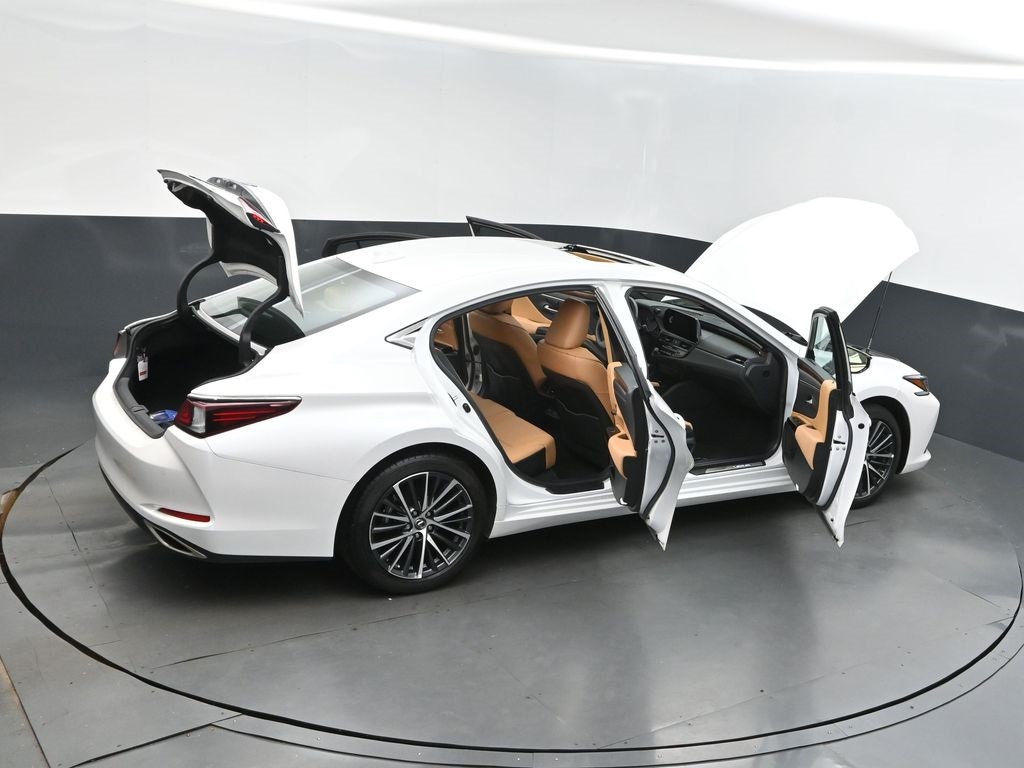 2024 White Lexus ES 350 FWD Sedan
